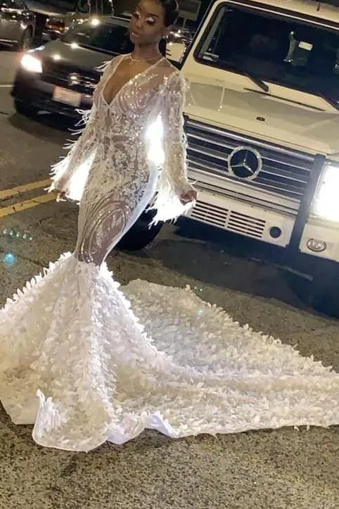 Chic V-neck Sparkle Beads Appliques Prom Dresses Long Sleeves Alluring Fit and Flare Evening Gowns