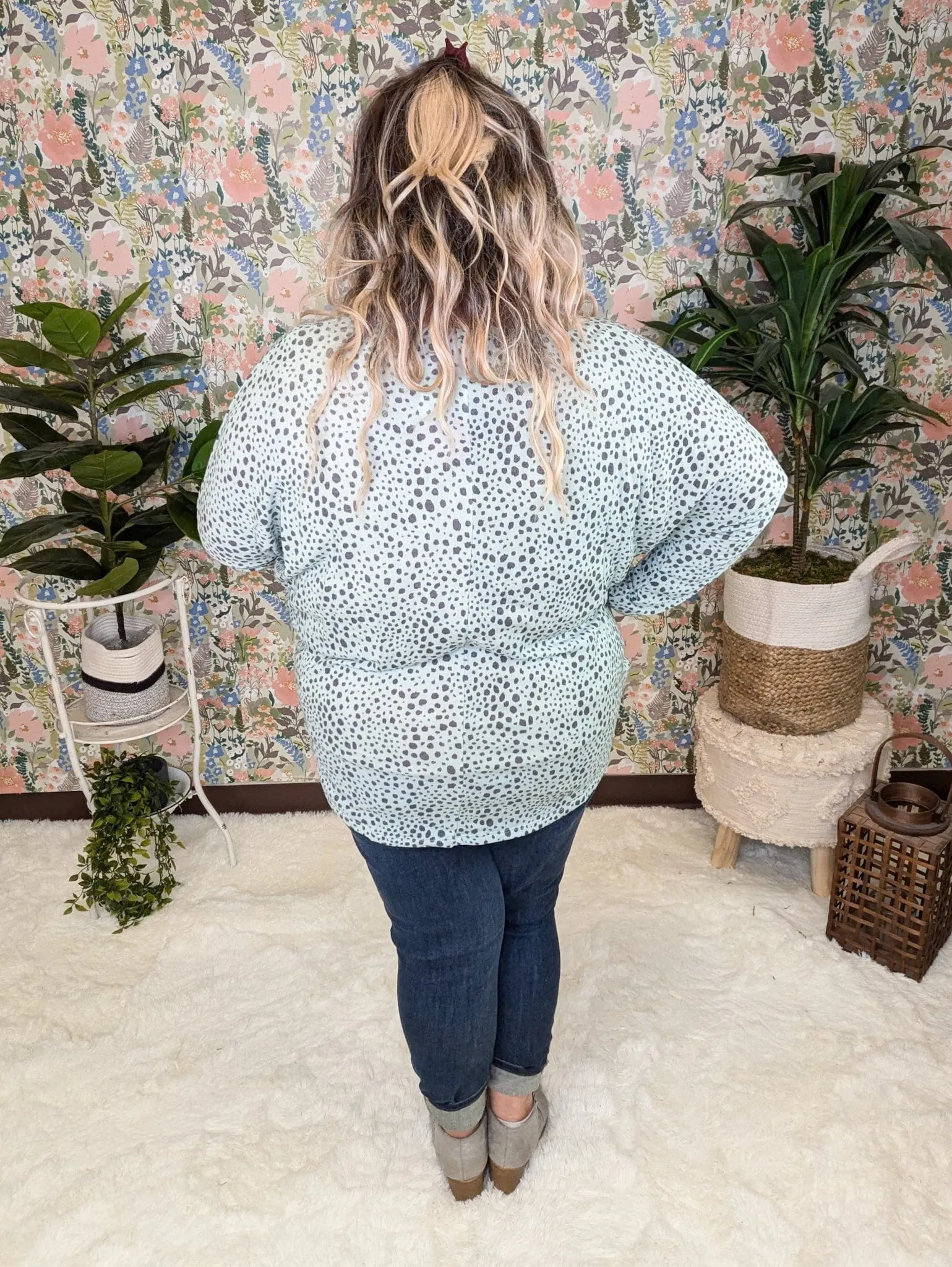 Gwenna Spotted   Knotted Vneck Pullover in Mint