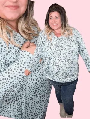 Gwenna Spotted   Knotted Vneck Pullover in Mint