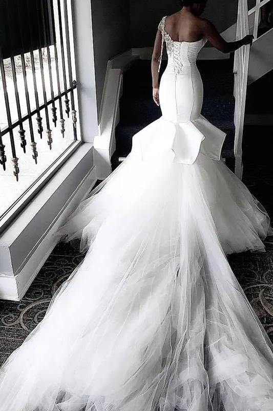 One shoulder White Mermaid Bridal Gowns with Ruffles Train