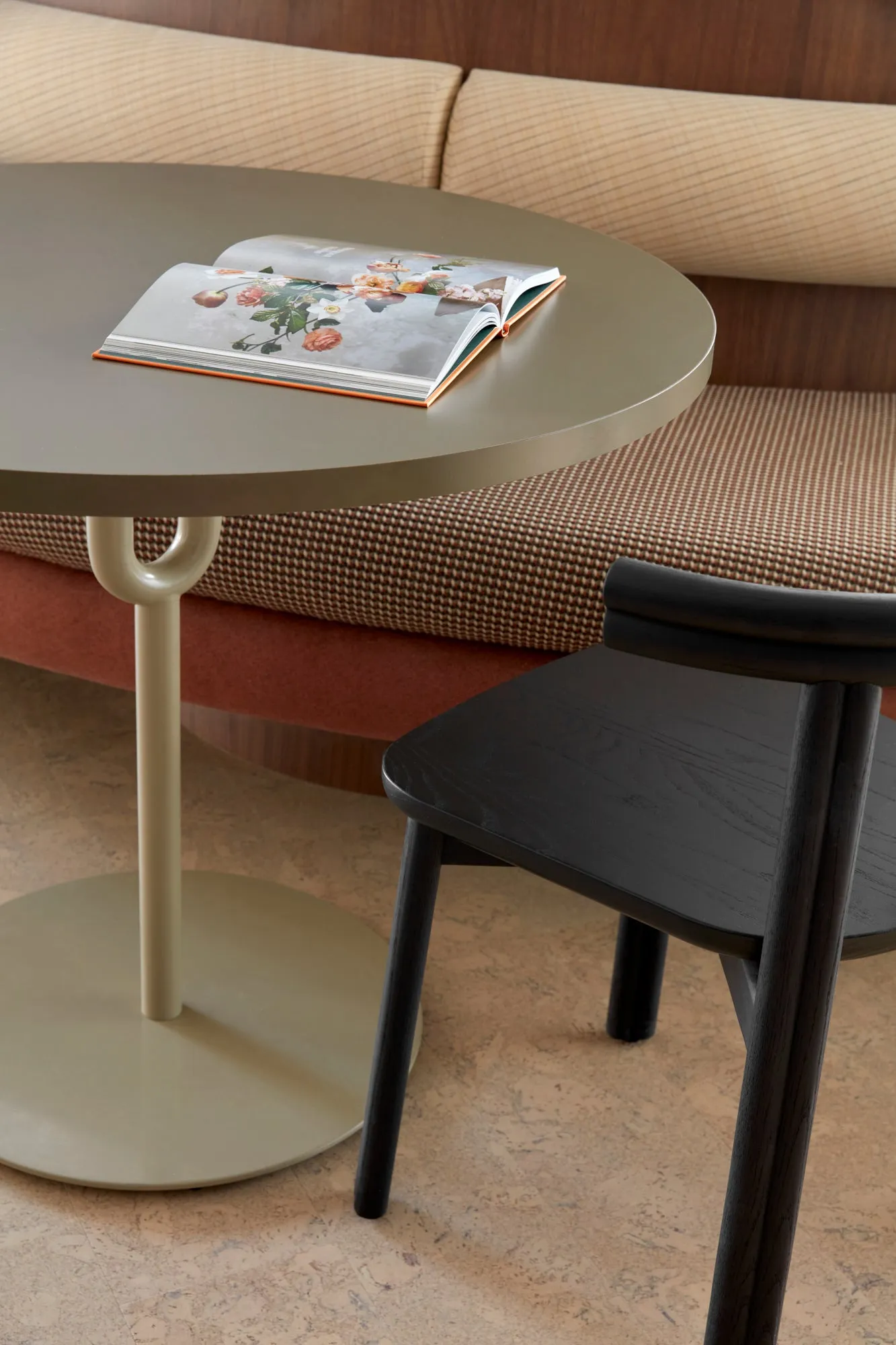 Piper Pedestal Table - Round Small