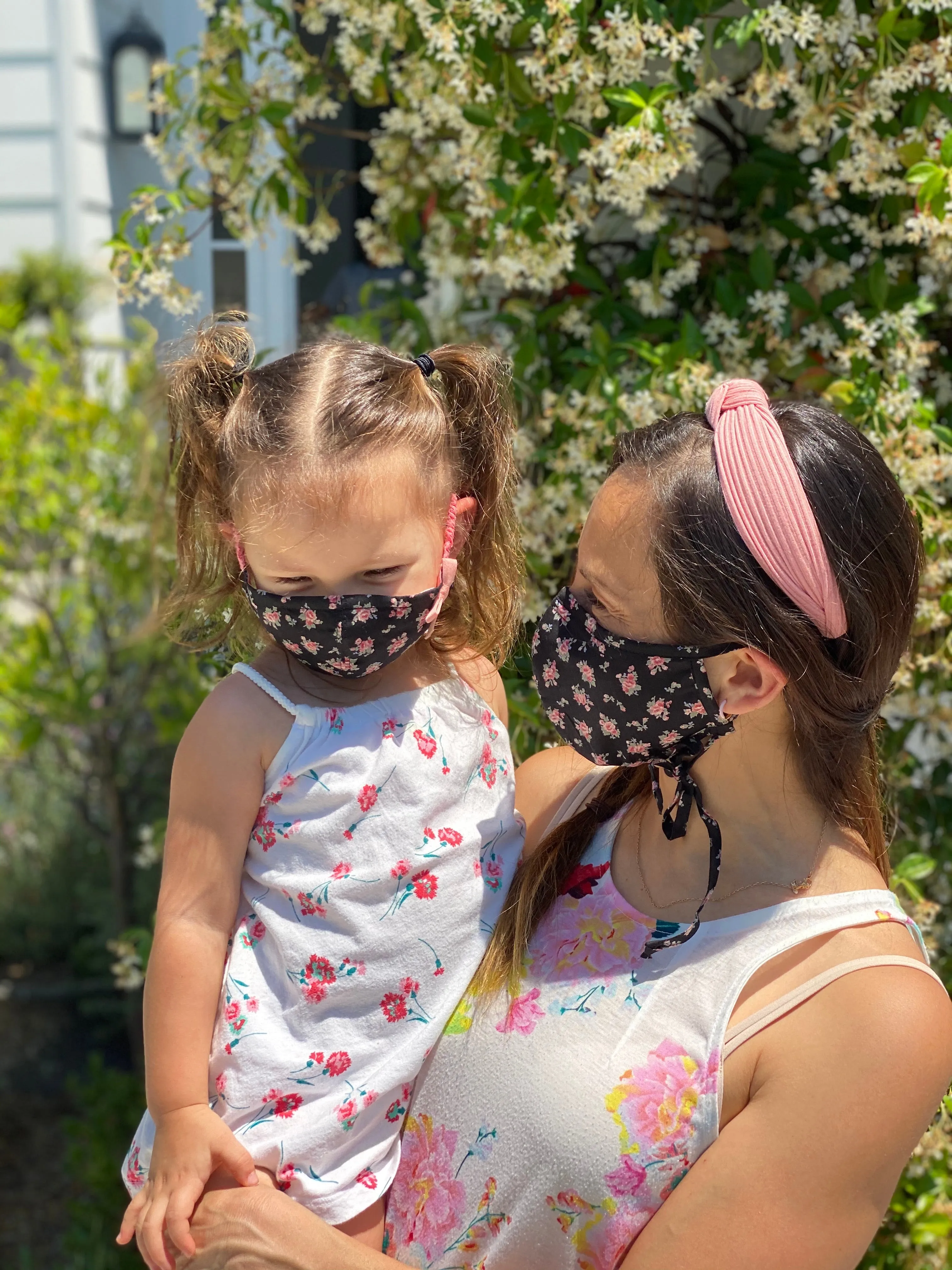 "Be Safe. Be Kind" Printed Heirloom Mask - Ebony Roses