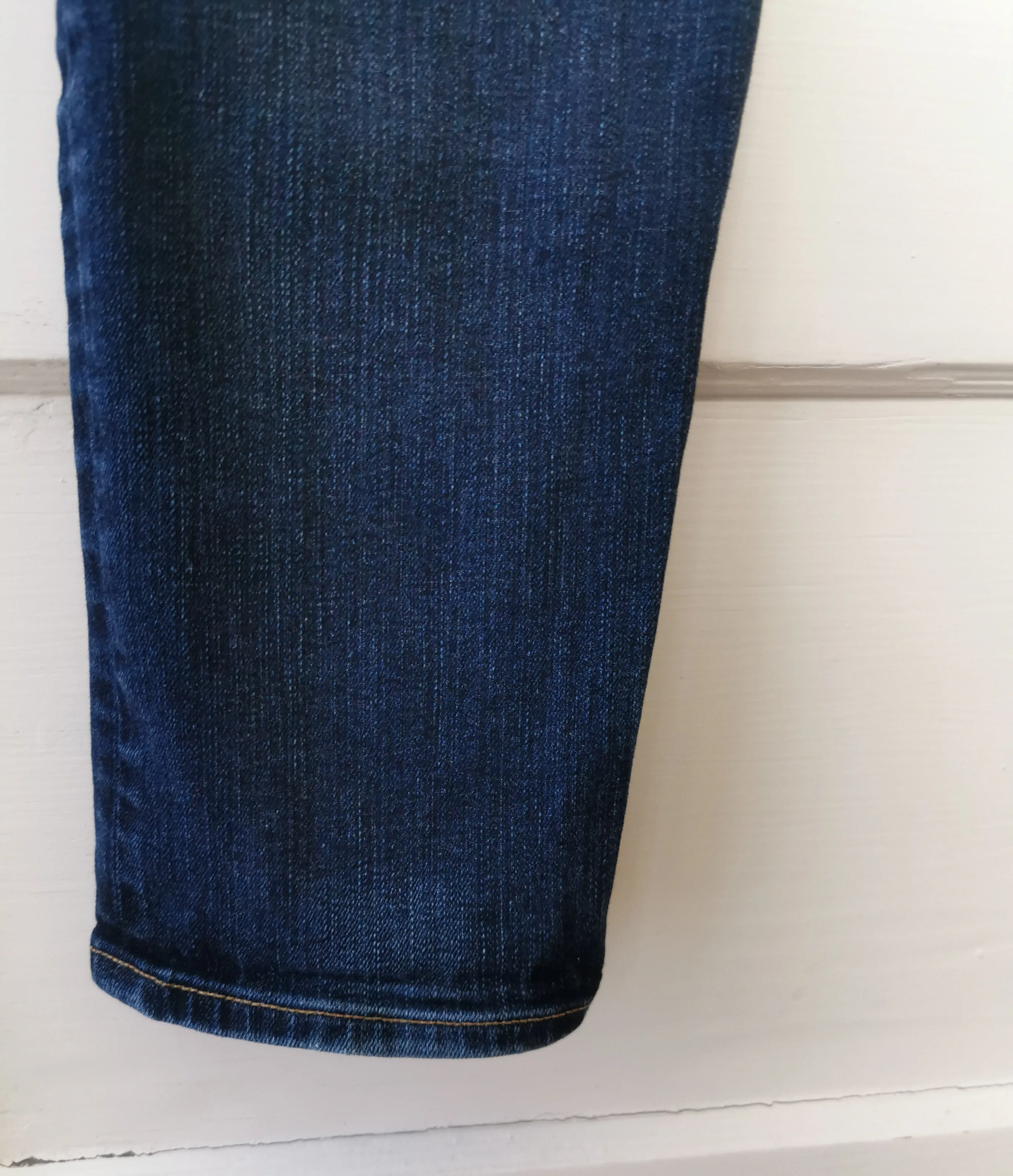 WOMENS SIZE 30R - AG ADRIANO GOLDSCHMIED, Designer Fashion, The Stilt Cigarette Jeans EUC B58